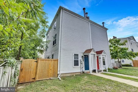 1864 Bryant St NE, Washington, DC 20018