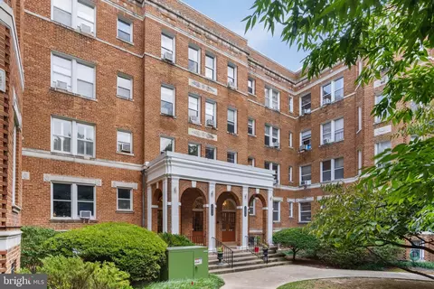 1820 Clydesdale Pl NW #202, Washington, DC 20009