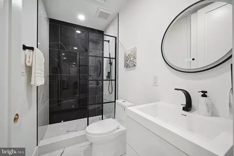 1440 Harvard St NW #1, Washington, DC 20009 photo 17