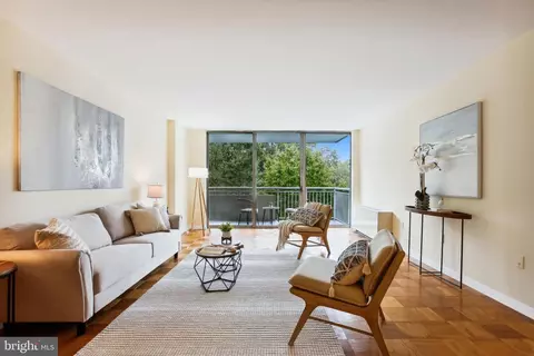 3001 Veazey Ter NW #727, Washington, DC 20008