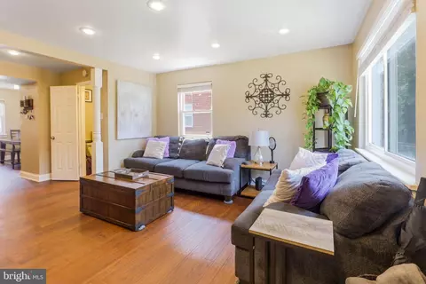 722 51st St SE, Washington, DC 20019