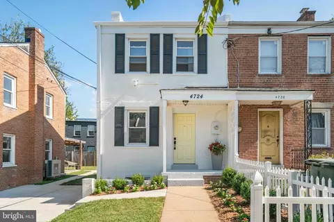 4724 B St SE, Washington, DC 20019