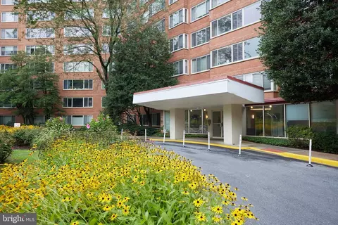 4000 Tunlaw Rd NW #309, Washington, DC 20007