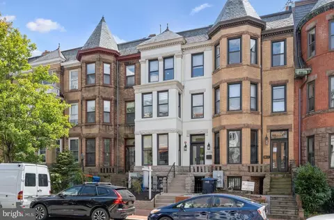 2106 O St NW, Washington, DC 20037