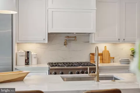 1716 37th St NW, Washington, DC 20007 photo 15