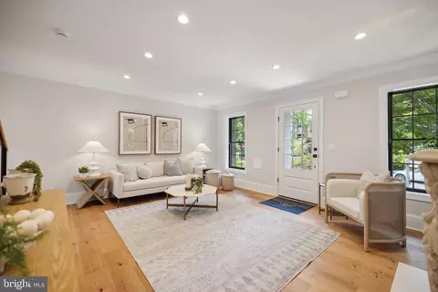 1716 37th St NW, Washington, DC 20007 photo 9