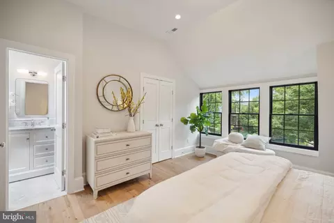 1716 37th St NW, Washington, DC 20007 photo 25