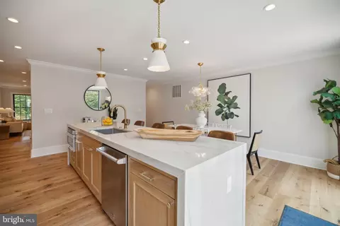 1716 37th St NW, Washington, DC 20007 photo 17