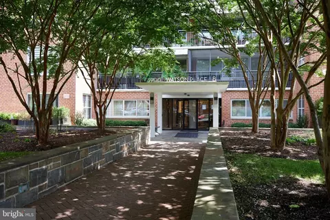 3900 Watson Pl NW #B-2G, Washington, DC 20016