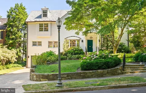 4707 Woodway Ln NW, Washington, DC 20016