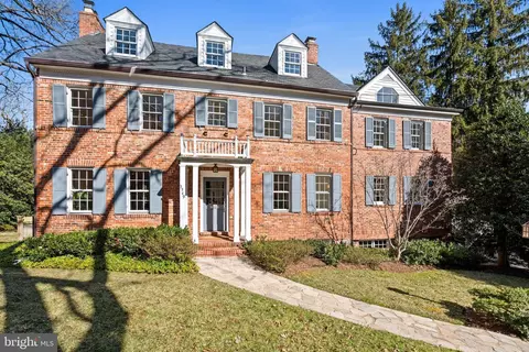3549 Springland Ln NW, Washington, DC 20008