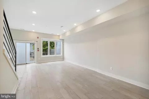 Living - 1210 19th St NE #1, Washington, DC 20002 photo 1 of 2
