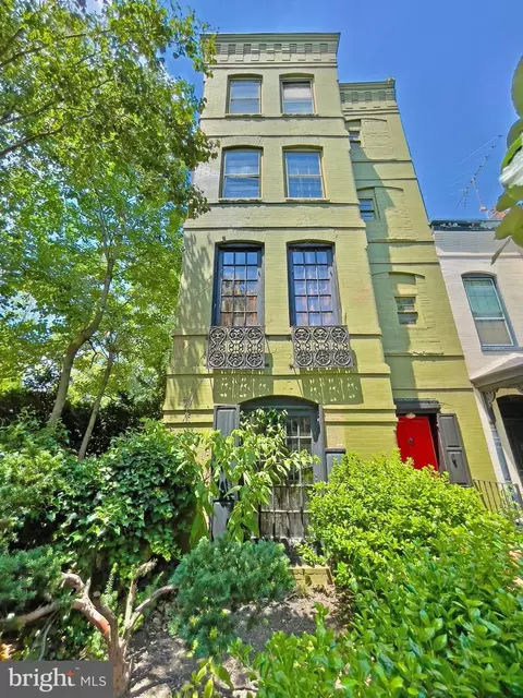 Exterior - 330 5th St SE, Washington, DC 20003 photo 4 of 6