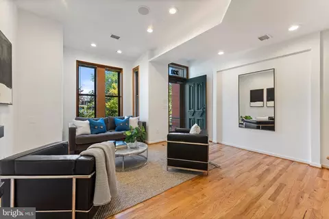 221 A St NE, Washington, DC 20002 photo 7