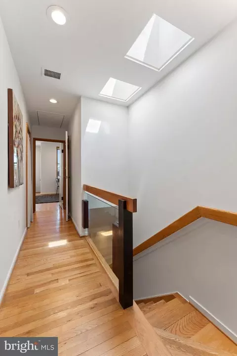221 A St NE, Washington, DC 20002 photo 20