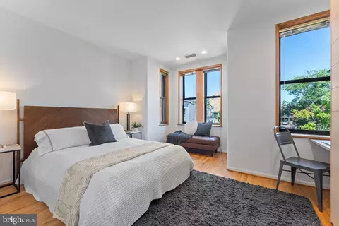 221 A St NE, Washington, DC 20002 photo 21