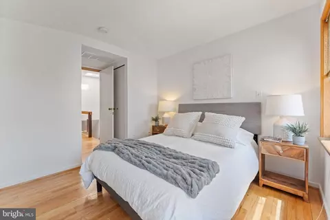 221 A St NE, Washington, DC 20002 photo 31