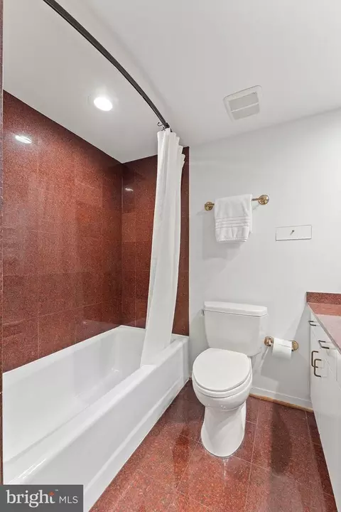 221 A St NE, Washington, DC 20002 photo 25
