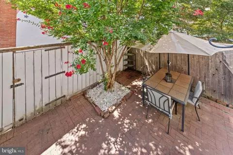 221 A St NE, Washington, DC 20002 photo 15