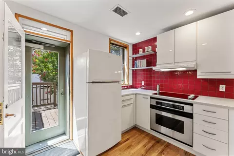 221 A St NE, Washington, DC 20002 photo 13