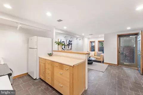 221 A St NE, Washington, DC 20002 photo 38