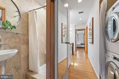 221 A St NE, Washington, DC 20002 photo 27