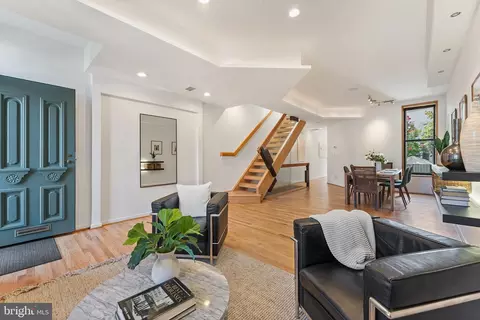 221 A St NE, Washington, DC 20002 photo 8