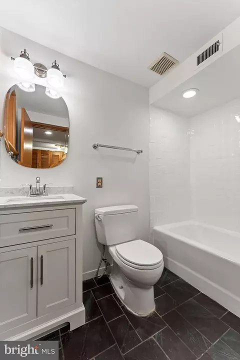 221 A St NE, Washington, DC 20002 photo 42