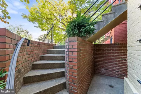 221 A St NE, Washington, DC 20002 photo 32