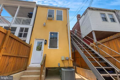 Exterior - 1008 K St NE, Washington, DC 20002 photo 2 of 3