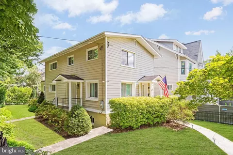 5121 42nd St NW, Washington, DC 20016