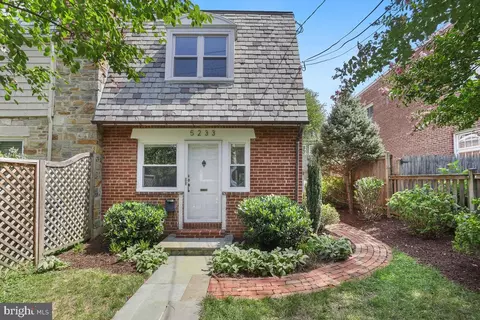 5233 43rd St NW, Washington, DC 20015