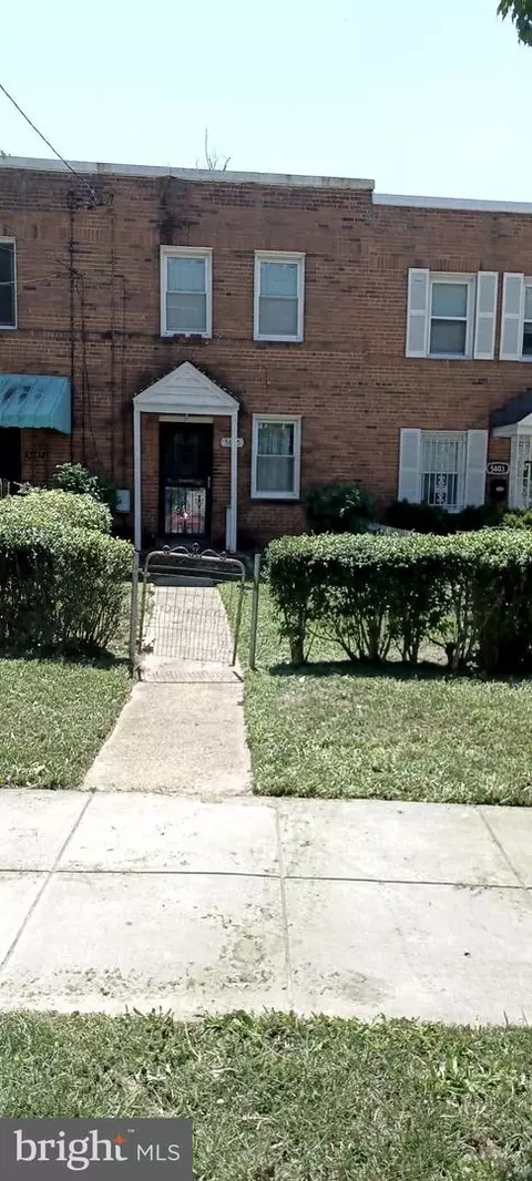 5805 NE Dix Street Ne Ne Dix NE, Washington, DC 20019