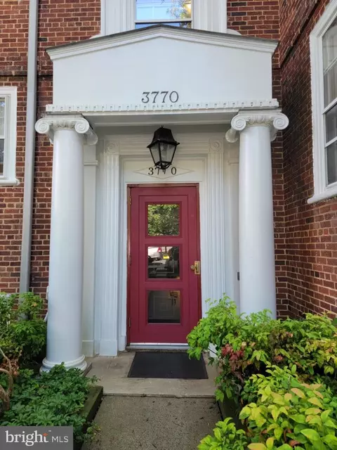 3770 39th St NW #F138, Washington, DC 20016