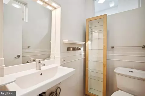 521 2nd St SE, Washington, DC 20003 photo 29
