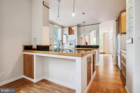 521 2nd St SE, Washington, DC 20003 photo 9