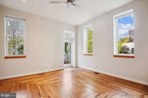 521 2nd St SE, Washington, DC 20003 photo 6