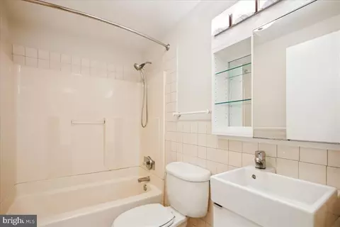521 2nd St SE, Washington, DC 20003 photo 28