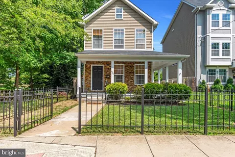 4306 Hayes St NE, Washington, DC 20019