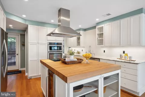 768 11th St SE, Washington, DC 20003 photo 4