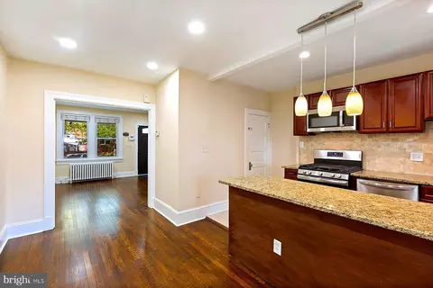 Entry Way - 2015 Naylor Rd SE, Washington, DC 20020 photo 3 of 5