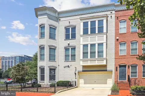 Exterior - 926 3rd St SE, Washington, DC 20003 photo 3 of 8