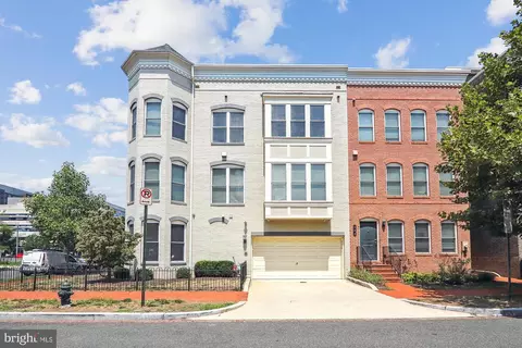 Exterior - 926 3rd St SE, Washington, DC 20003 photo 4 of 8