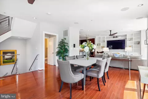 Dining - 926 3rd St SE, Washington, DC 20003 photo 3 of 5