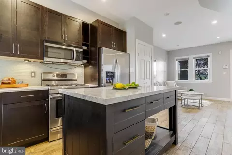 1350 L St SE, Washington, DC 20003 photo 8