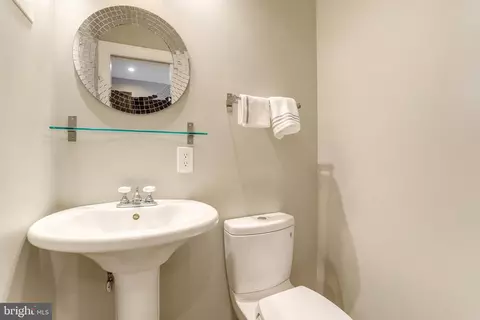 1350 L St SE, Washington, DC 20003 photo 10