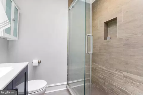 1350 L St SE, Washington, DC 20003 photo 17