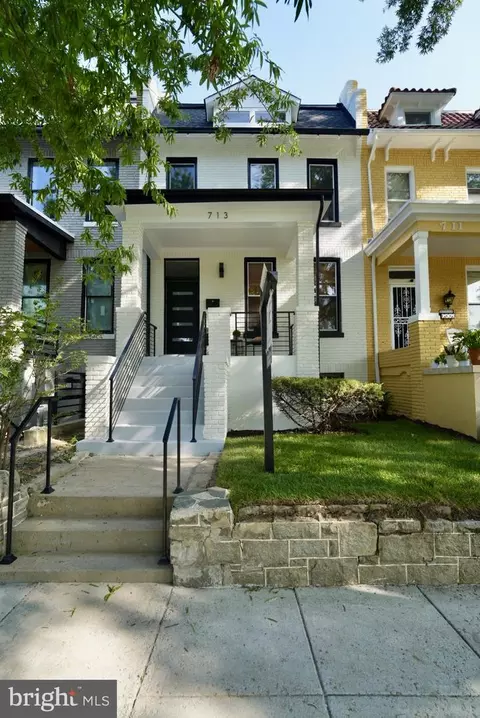 713 Princeton Pl NW, Washington, DC 20010