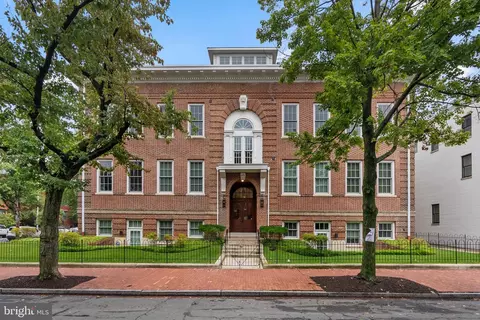 901 D St NE #204, Washington, DC 20002