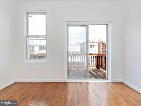Living - 121 Thomas St NW, Washington, DC 20001 photo 9 of 10